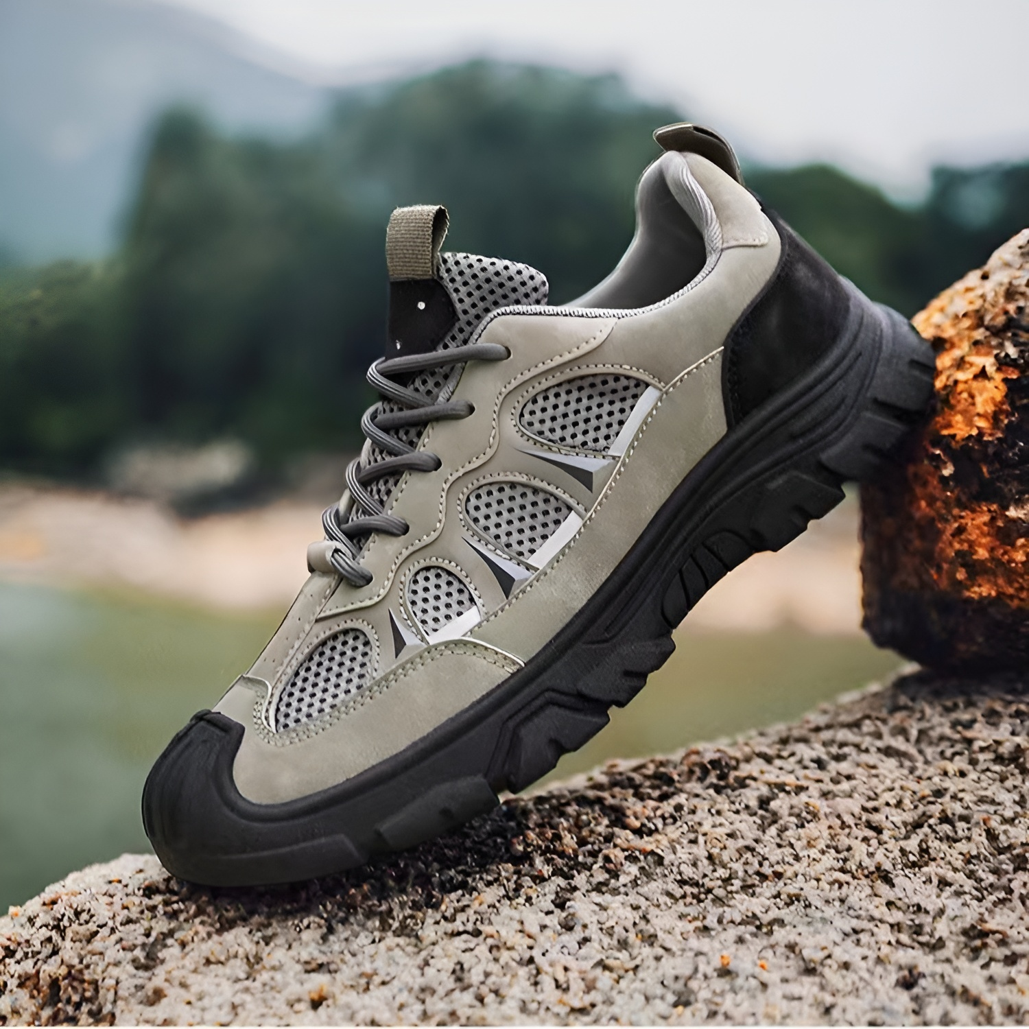 ソフトソールシューズメンズ2025新しい滑り止め耐摩耗労働保護靴アウトドア通気性ハイキングシューズスポーツメンズシューズ