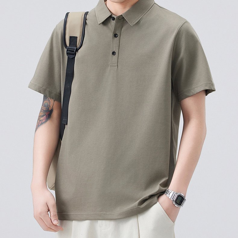 Pánské tričko s krátkým rukávem ve jednoduchém stylu