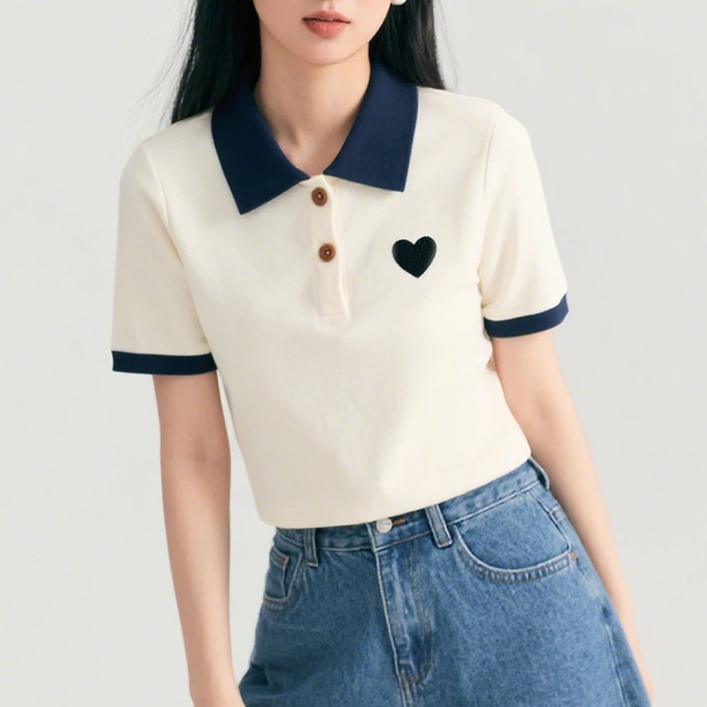  하트 자수 티셔츠