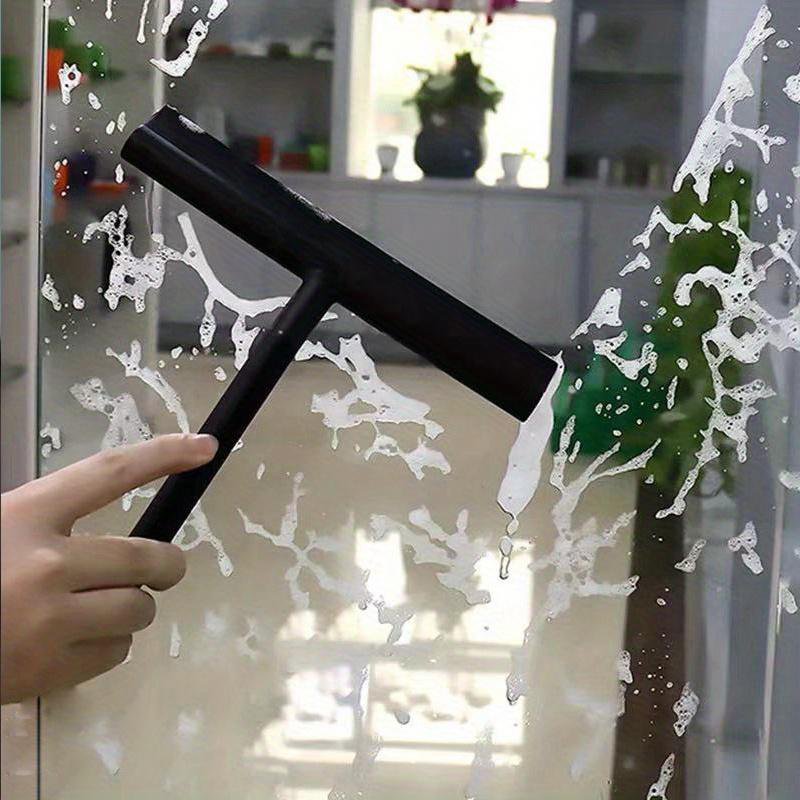Stěrka na sklo s ergonomickou rukojetí