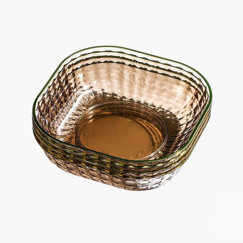 透明なシンプルな小皿