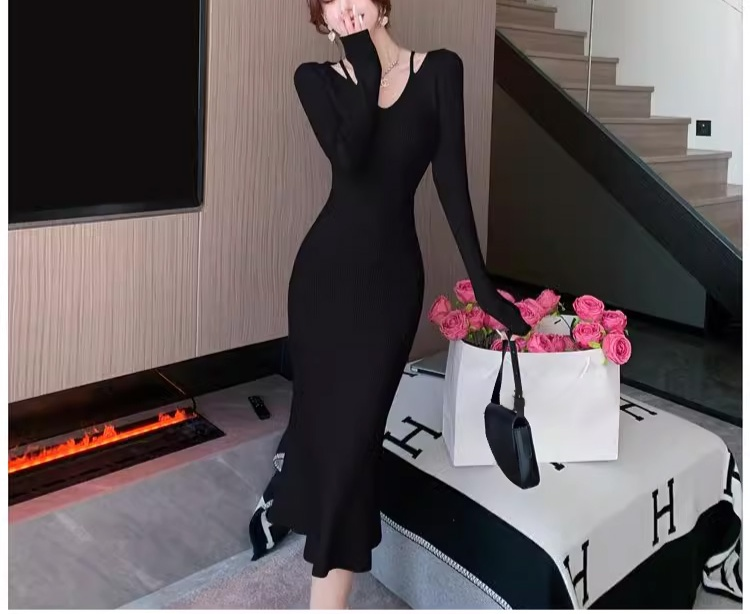 シンプルで着回しやすいニットワンピース