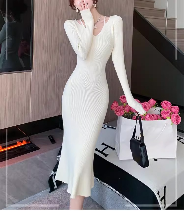 重ね着風ニットワンピース着用モデル正面