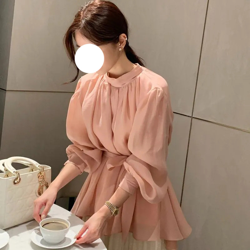 ランタンスリーブ付きエレガントシャツ