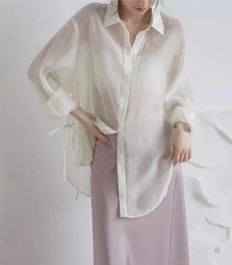 모던한 컬러의 남녀 자외선 차단 셔츠