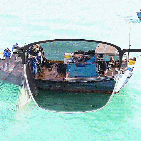 スタイリッシュな老眼鏡の側面写真