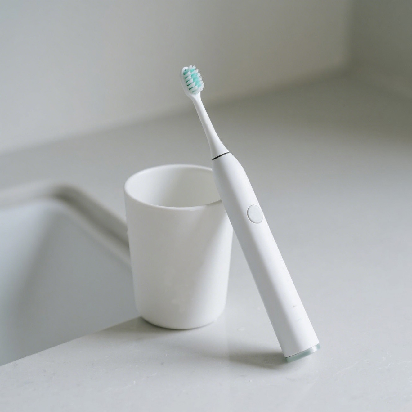 Elektrický zubní kartáček s více rychlostmi