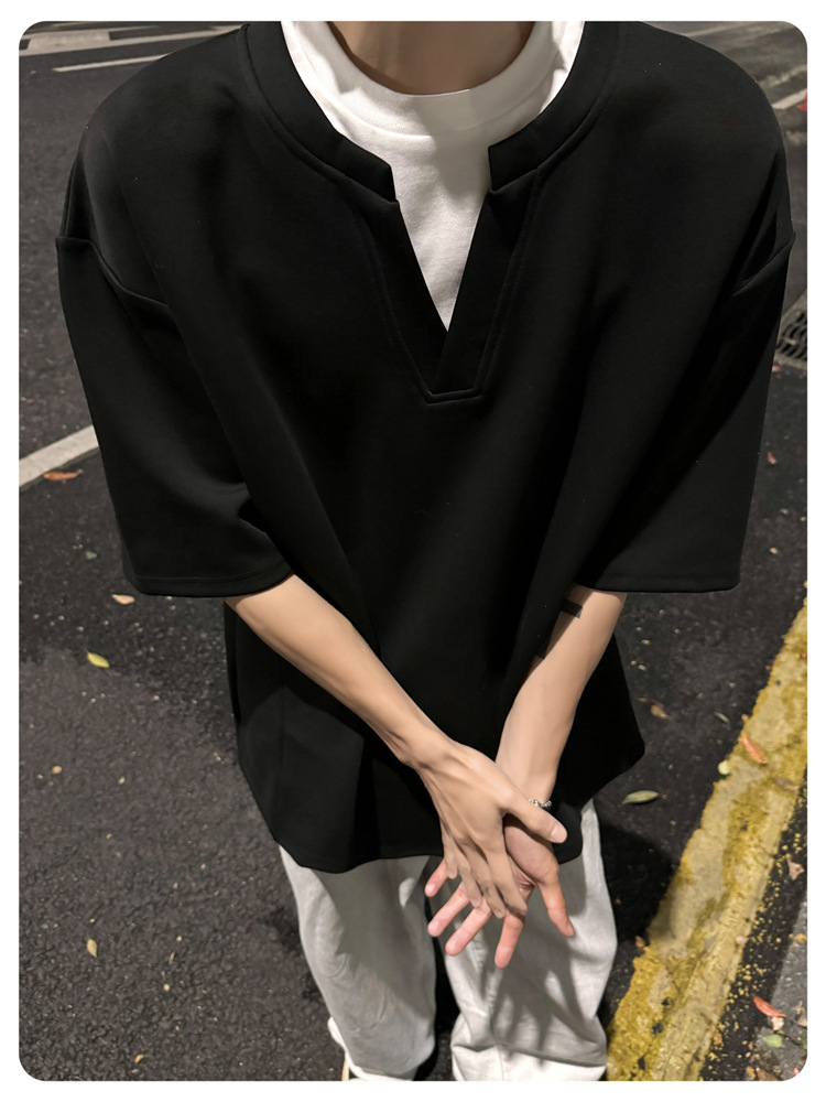 快適なルーズフィット半袖トップスの背面画像