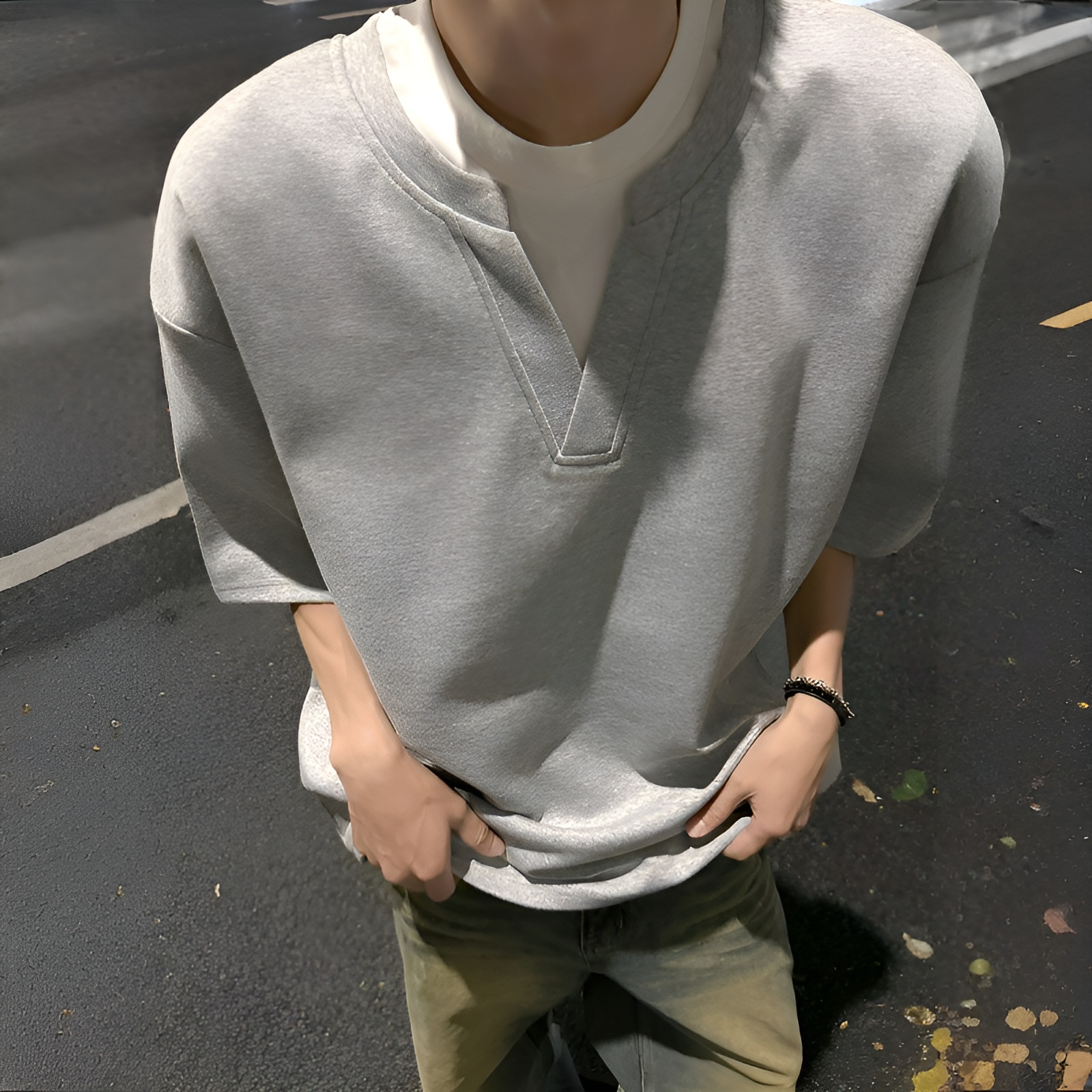 夏のニッチなデザインコントラストカラーフェイクツーピース半袖Tシャツメンズ万能ルーズスプライシングVネック半袖トップス