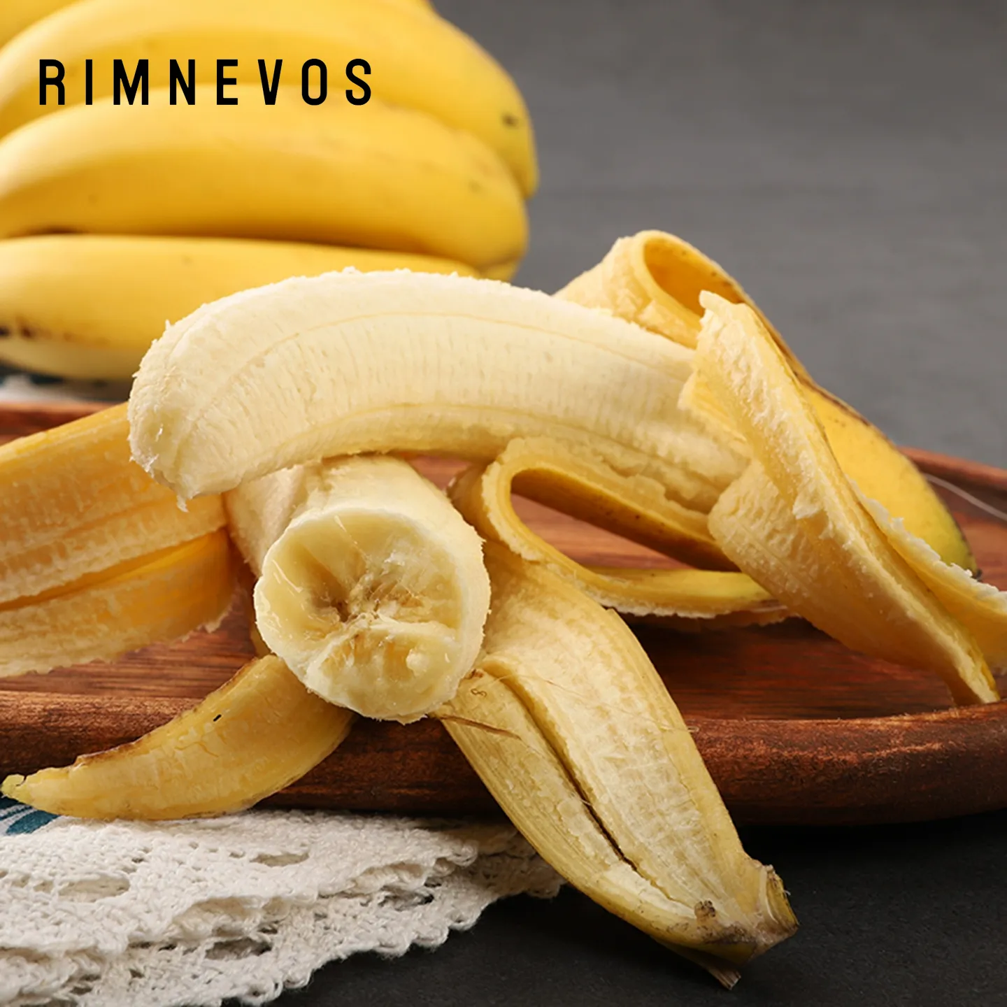 新鮮なバナナの房