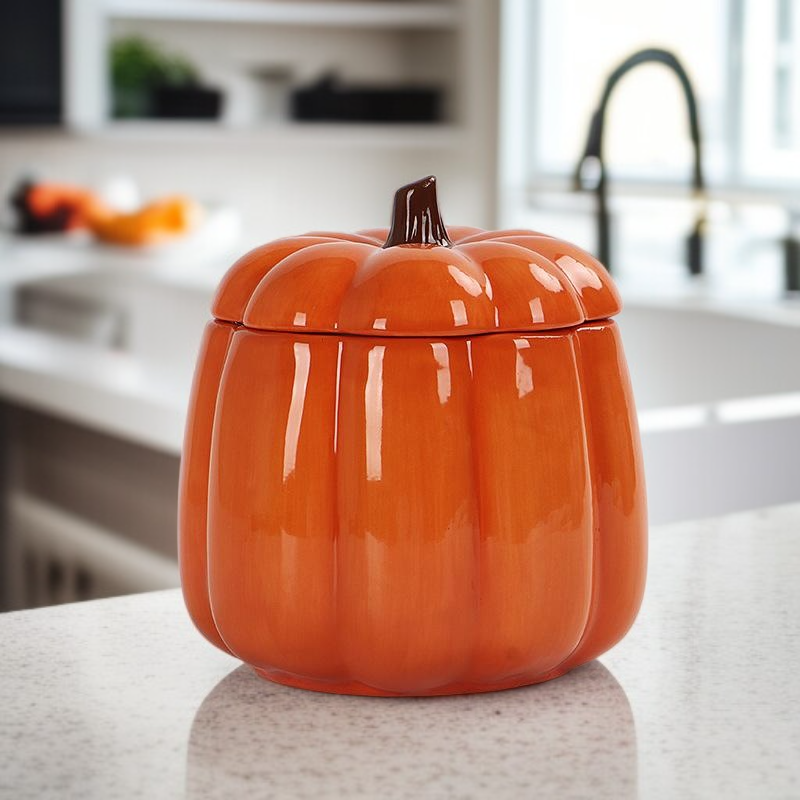 カボチャの形をした陶器のコップ正面写真