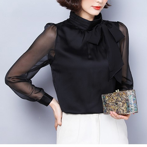 オフィスカジュアル向けシフォンブラウス