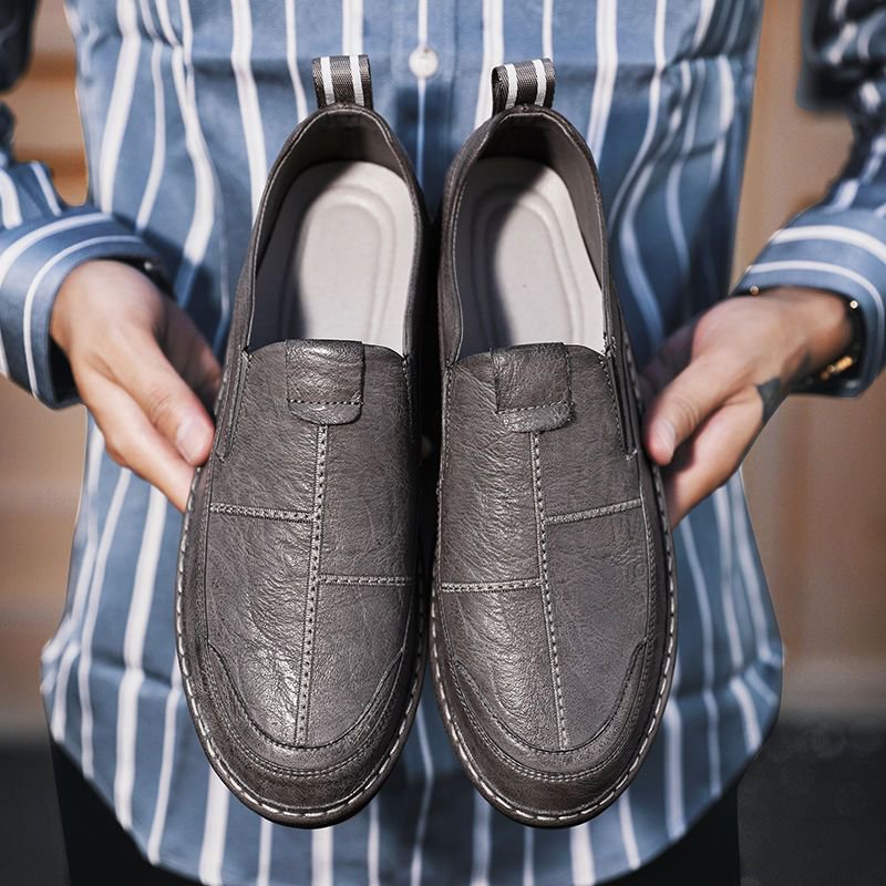 أحذية رجالية صيفية بنعل مطاطي وتهوية عالية