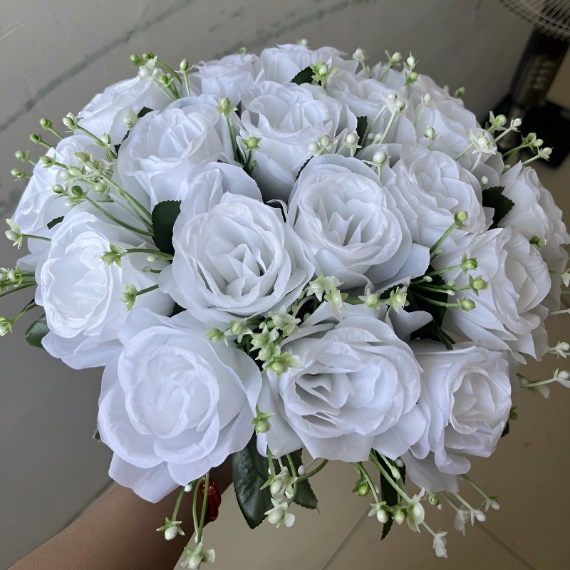 Handgemachter Seidenrosenstrauß