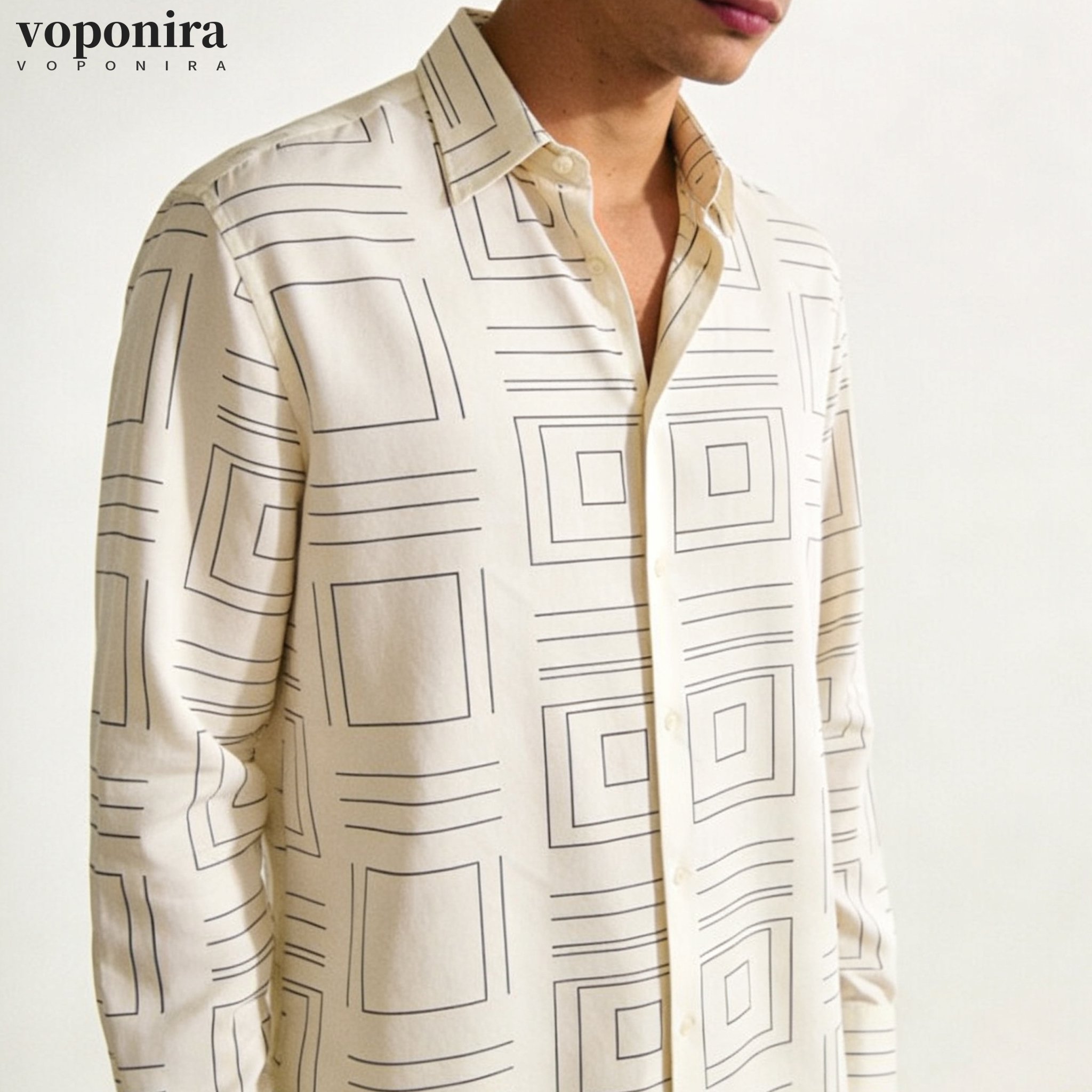 オフホワイトのストライプシャツ正面写真