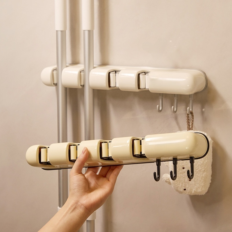 壁掛けモップホルダー