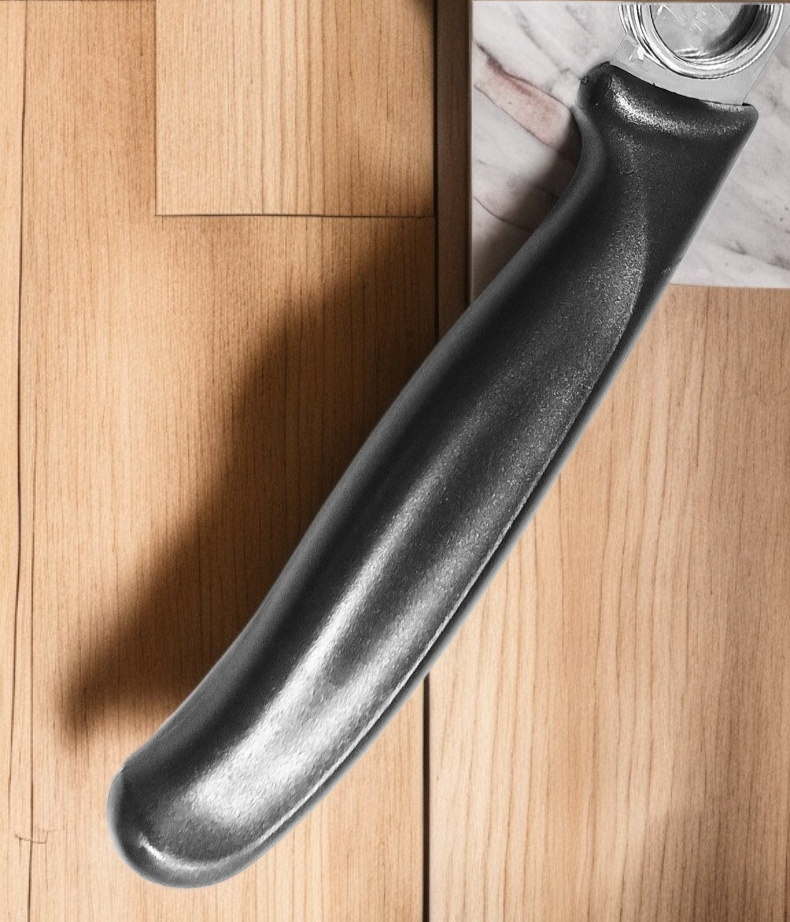 컴팩트한 사이즈의 조절형 과일 칼