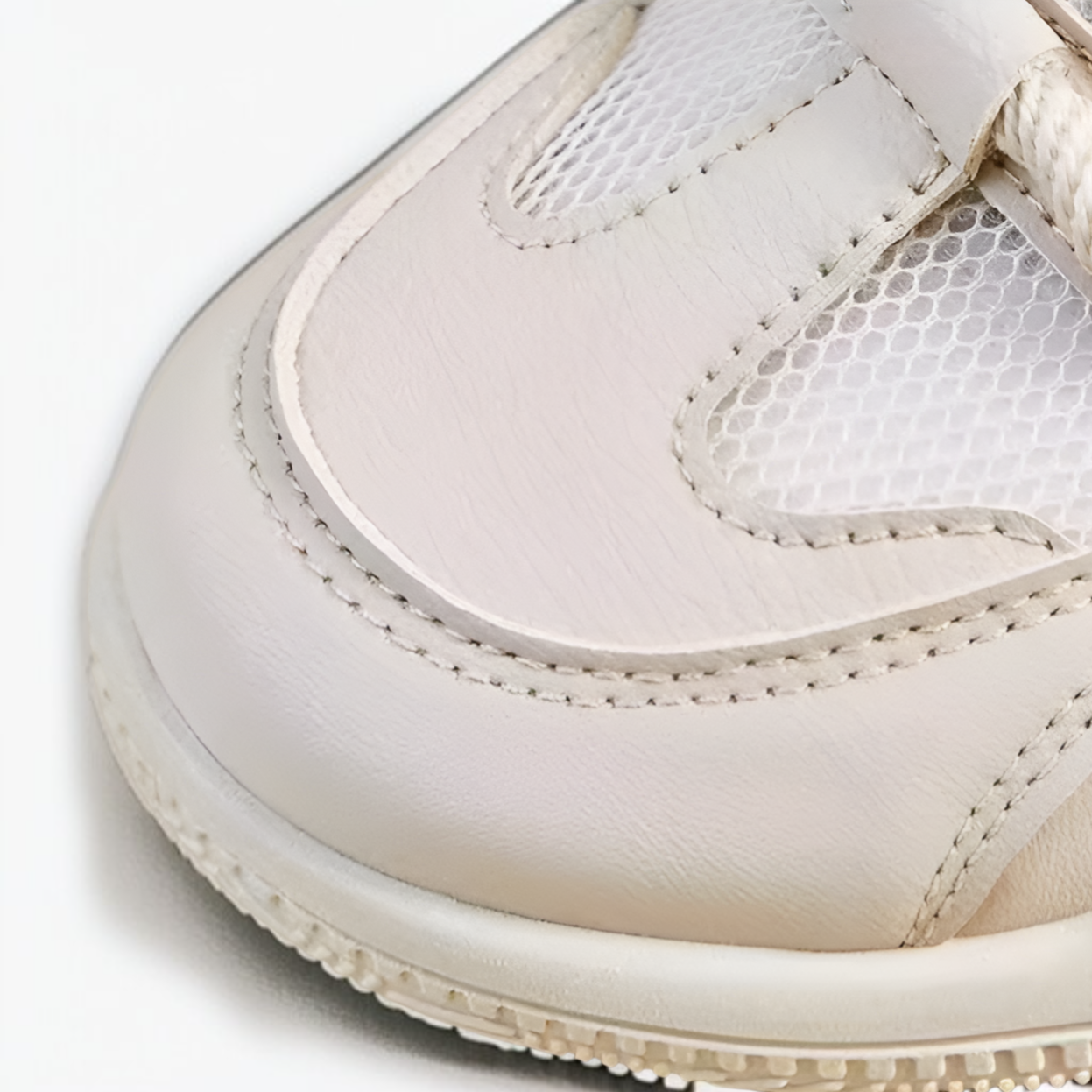 أحذية رياضية نسائية ألمانية ذات نعل سميك