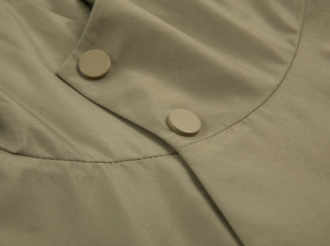 トレンド感あるノースリーブジャケット