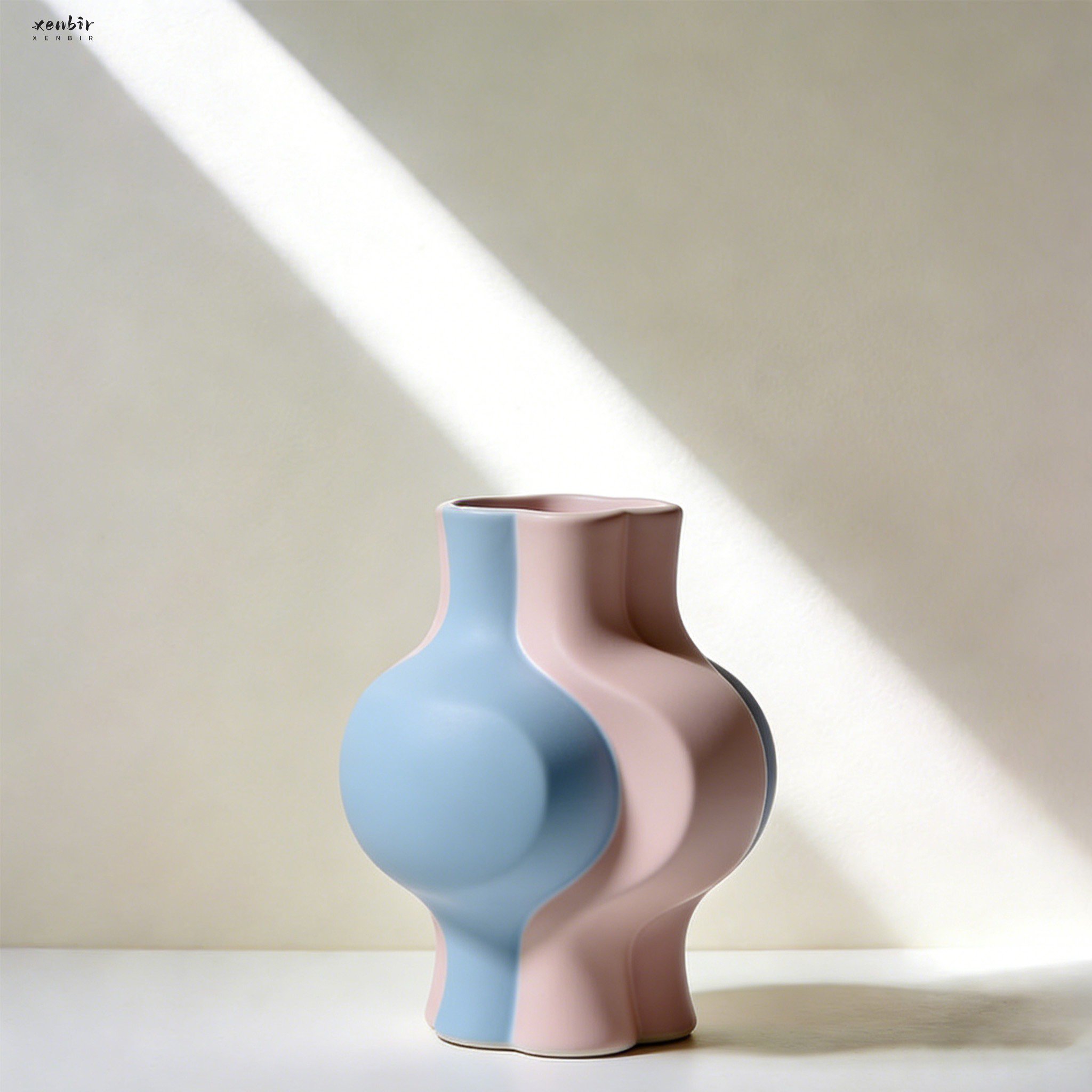 แจกันตกแต่งสไตล์โมเดิร์น