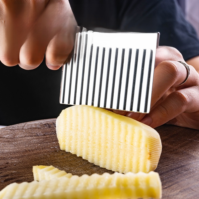 エレガントな鋭い刃先のステンレス製野菜・じゃがいもカッター