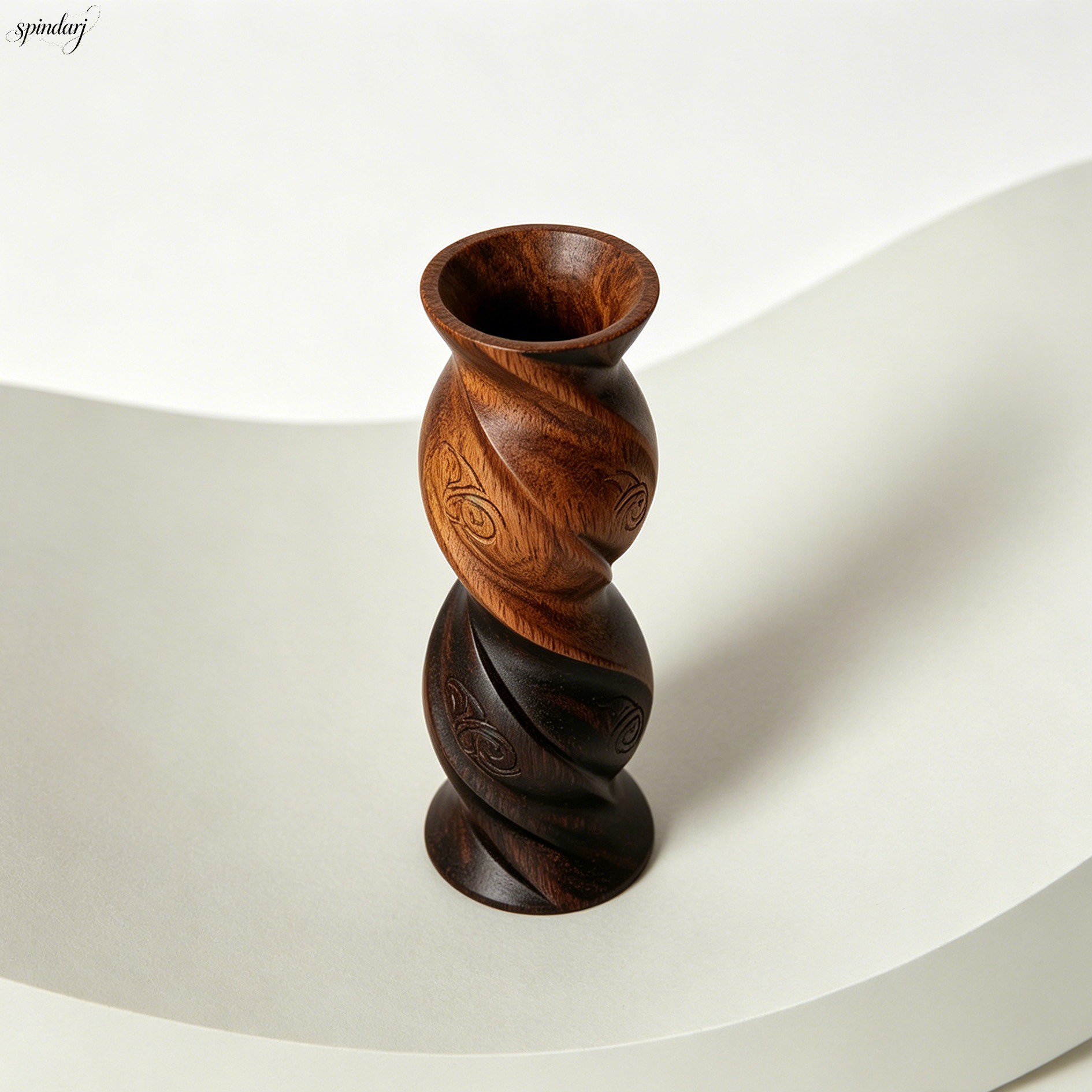 Schreibtischornamente aus Sandelholz