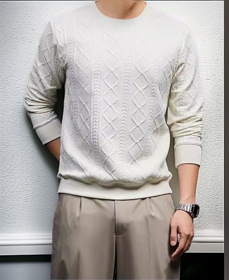 세련되고 실용적인 남성 이너 니트 패션 제안