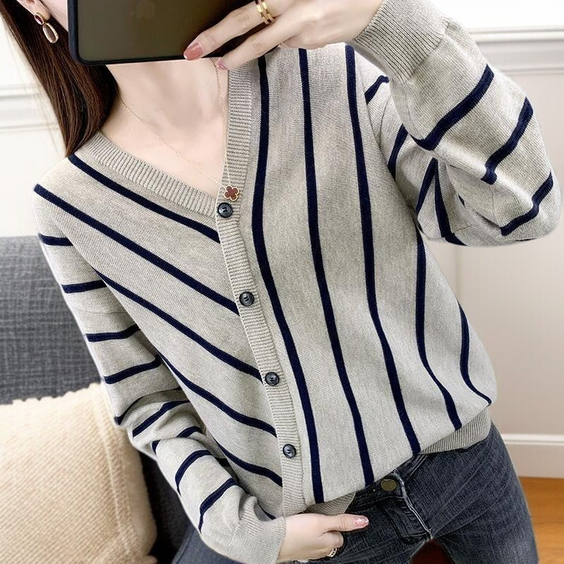 신상 봄가을 디자인 스웨터 여 루즈핏 위에 군더더기 이너 브이넥 니트 톱