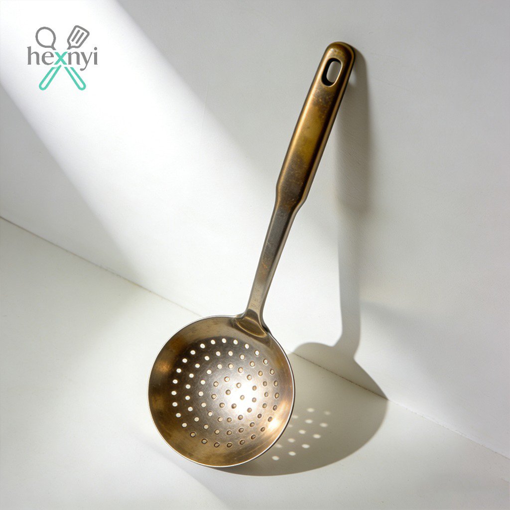 ช้อนมีรูแบบยาวสำหรับตักอาหารร้อน