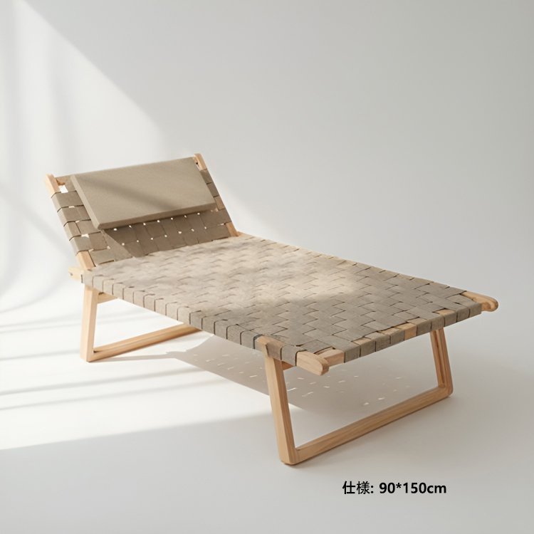 コンパクトに折りたたまれたリクライニングチェア