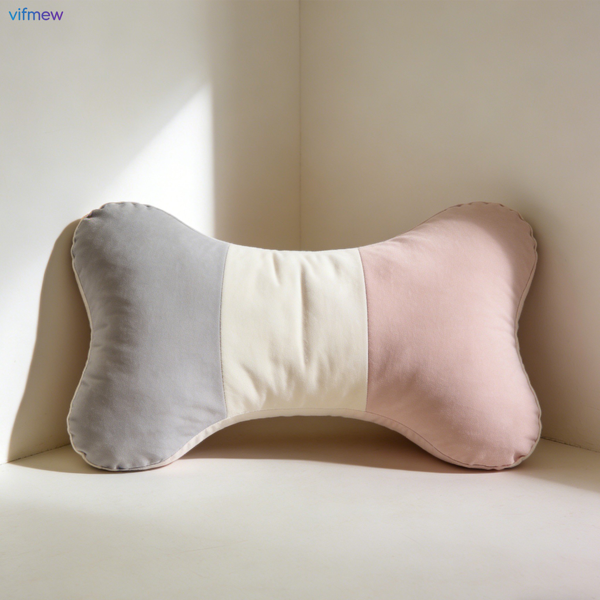 3色パッチワークカーブ枕の全体写真