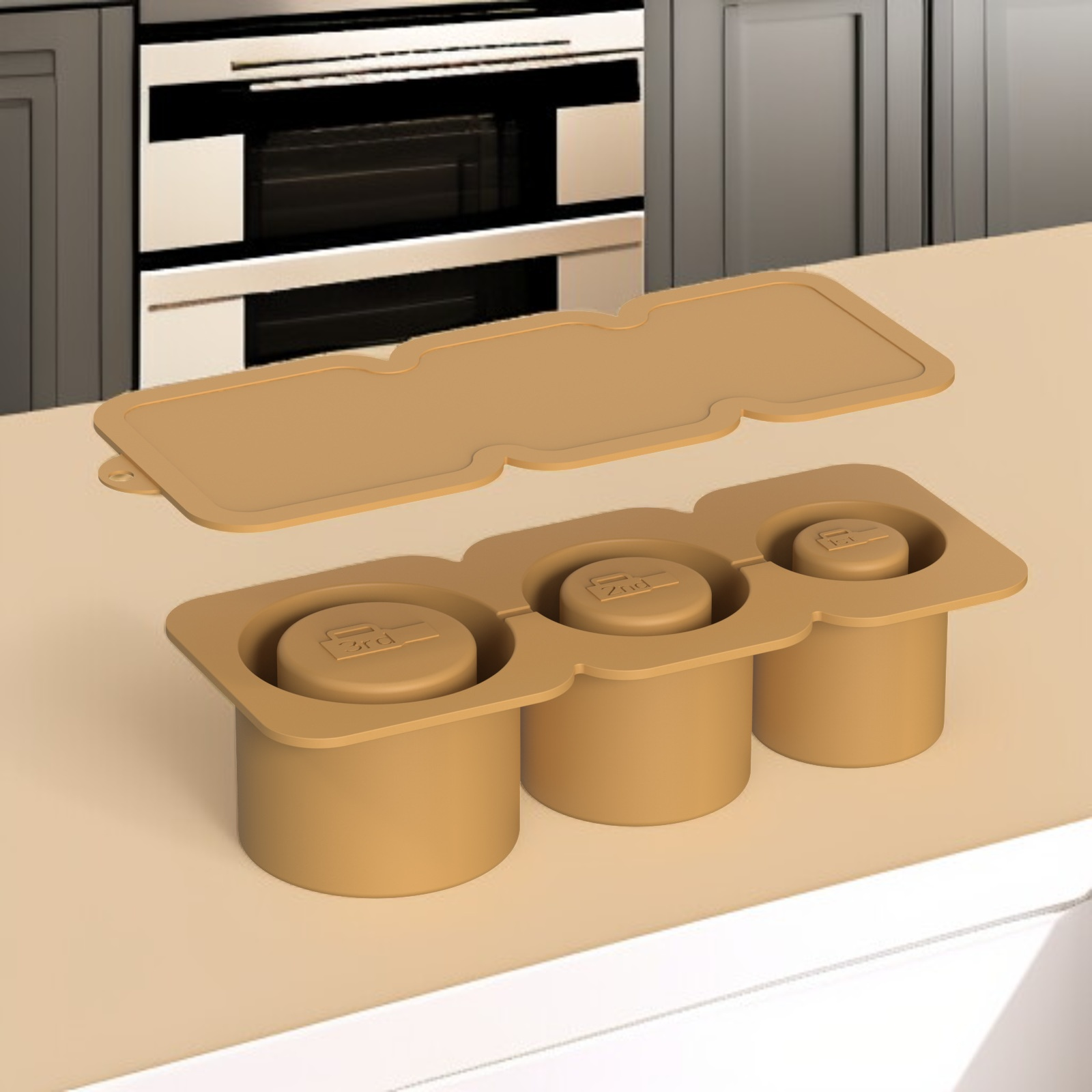 냉동고에 들어간 얼음 트레이