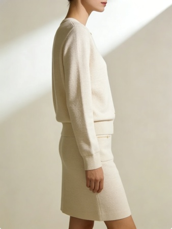 Kurzer Rock und Strickjacke Set in elegantem Design