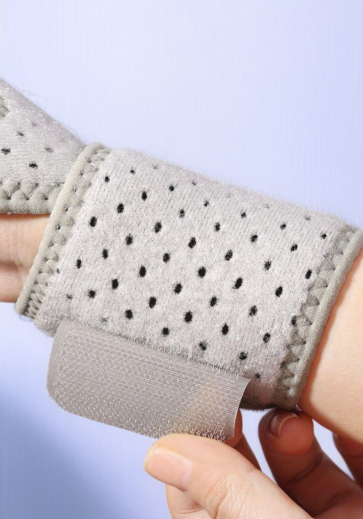 フィット感抜群のリストガードデザイン