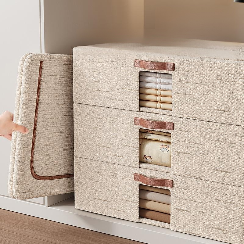 Under-bed storage box with casters