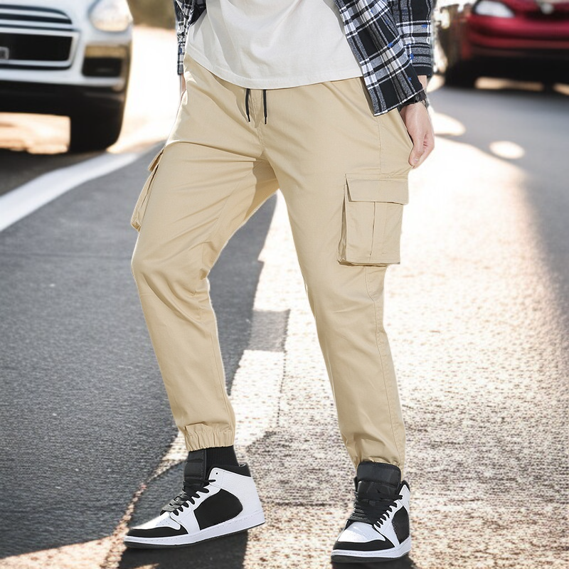 활용도 높은 카고 팬츠