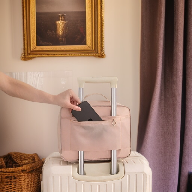 Detalle del cierre de la bolsa plegable para zapatos
