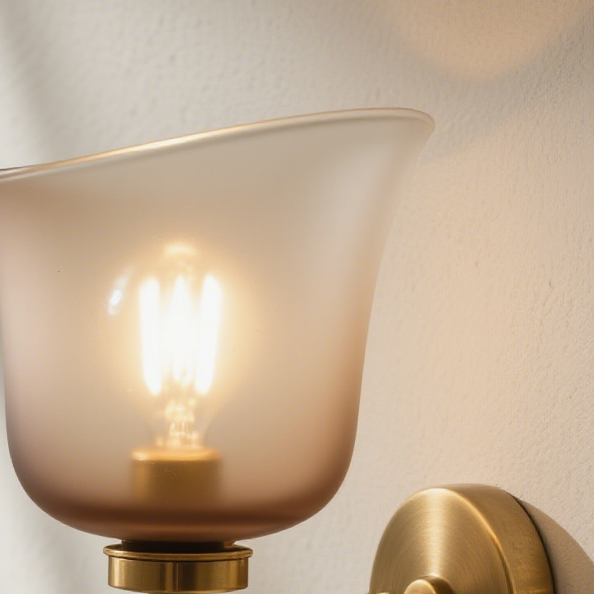 รายละเอียดโคมไฟทองแดงติดผนังพร้อมกระจก