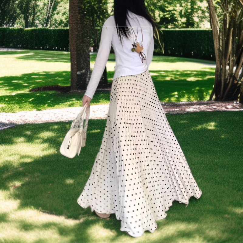 エレガントなプリーツデザインのスカート