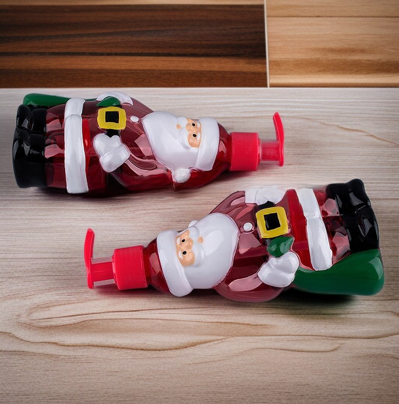 실내 인테리어에 어울리는 산타클로스 인형 병