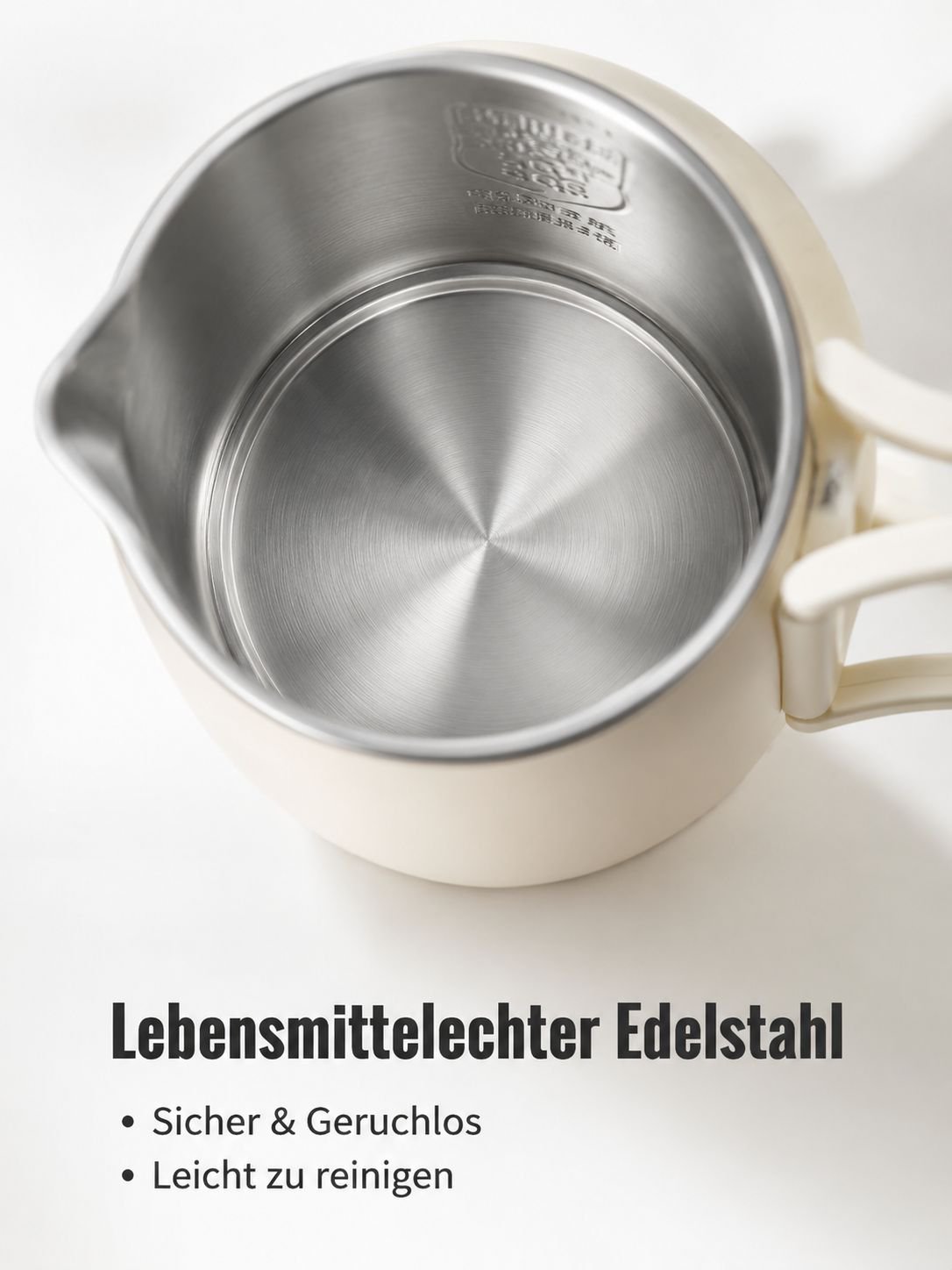 Elektrischer Mini Wasserkocher im modernen Design