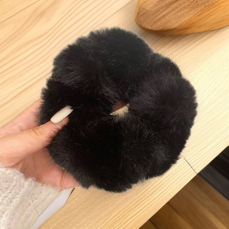 ふわふわで弾力性のあるシュシュ