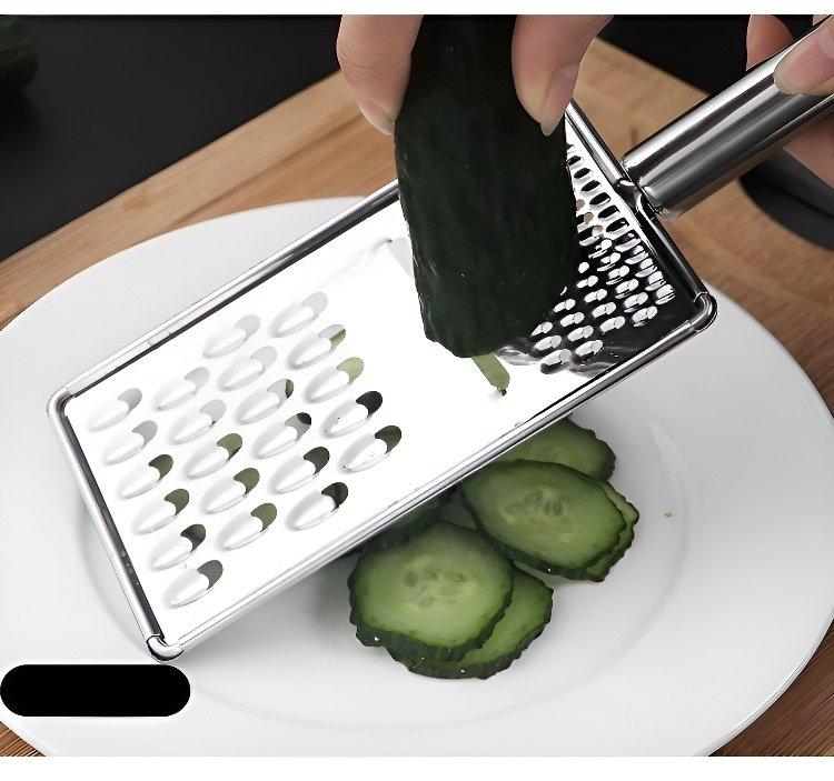 다양한 음식 재료를 강판하는 스테인리스 강판