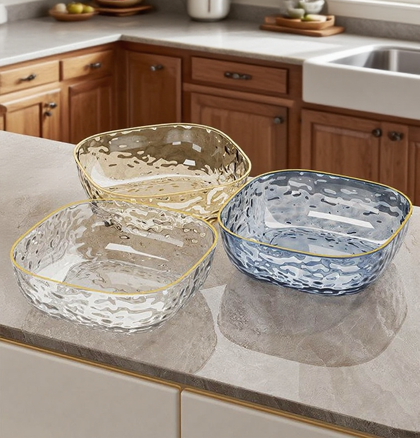 파티 테이블 위의 투명 과일 쟁반