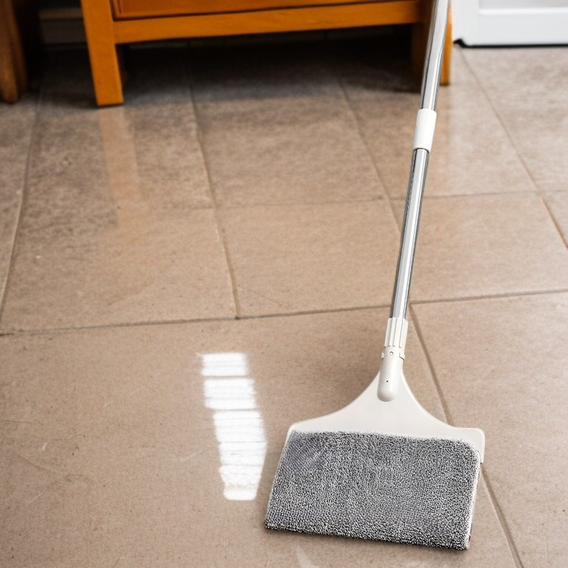 Efficient telescopic brush cleaning glass window