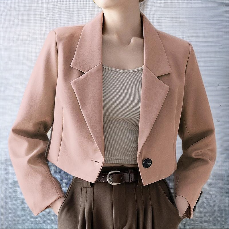 오프 화이트 블레이저 뒷모습