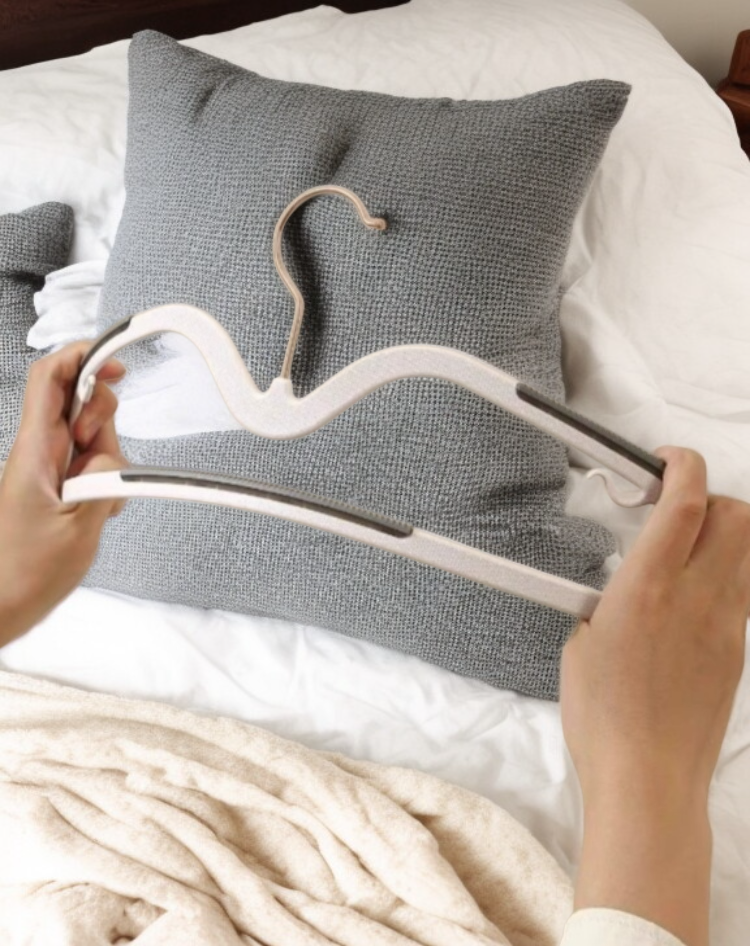 厚手コートも掛けられるハンガー