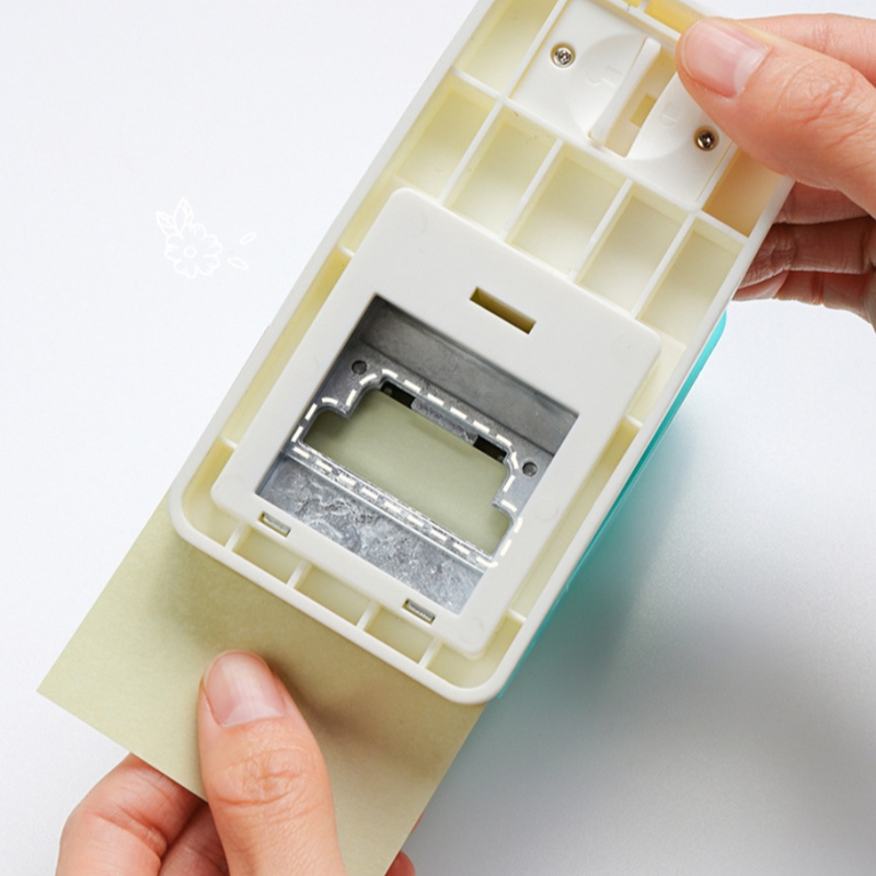 Appareil manuel multifonction pour étiquetage et perforation