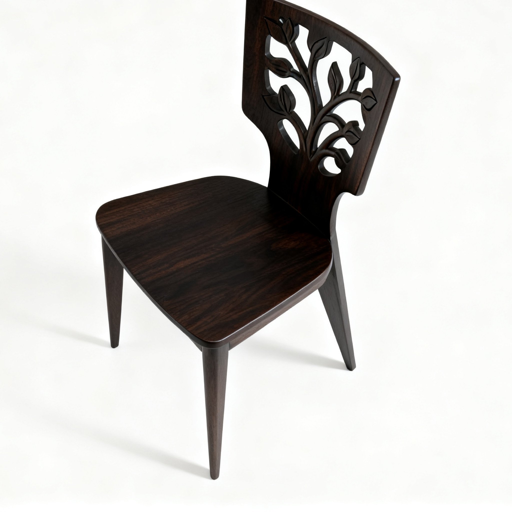 เก้าอี้ไม้แกะสลักลายประณีตมุมมองด้านหน้า