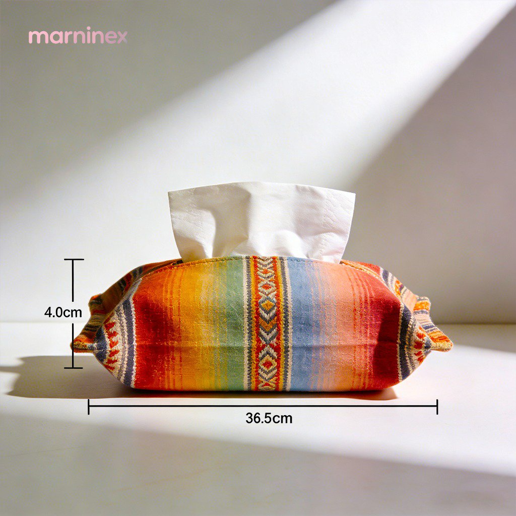 Bolsas organizadoras de pañuelos estilo japonés sobre mesa de madera